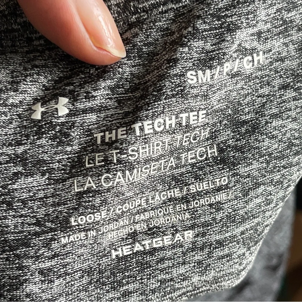 UNDER ARMOUR | Gray Short Sleeved Tech Tee Sz S - Image 2