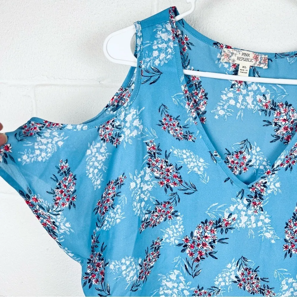 Floral‎ Cold Shoulder Top V-Neck Blouse Blue Red White Print Casual NWT - Image 6