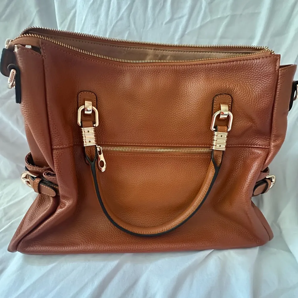 Elegant Brown Leather Tote Bag - Image 2