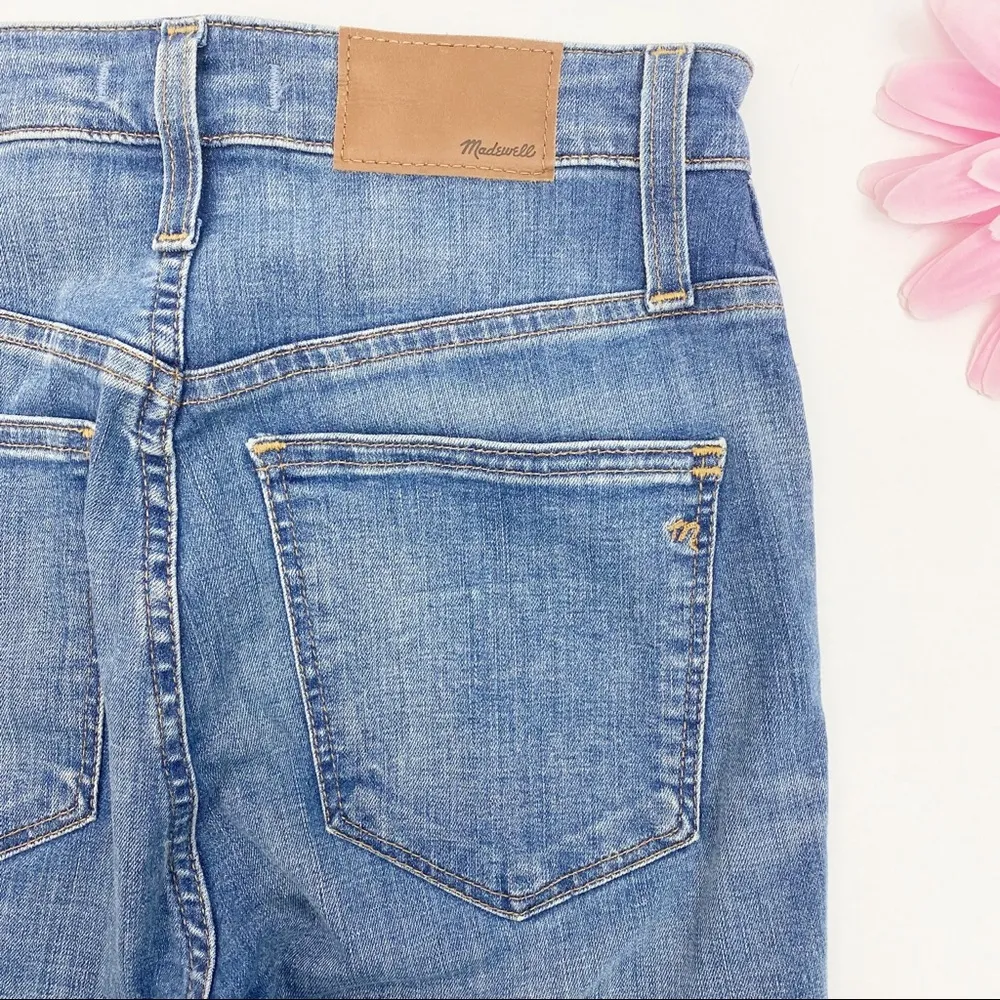 Madewell Curvy High Rise Skinny Jeans Drop Step Hem Edition : Annabelle Wash - Image 9