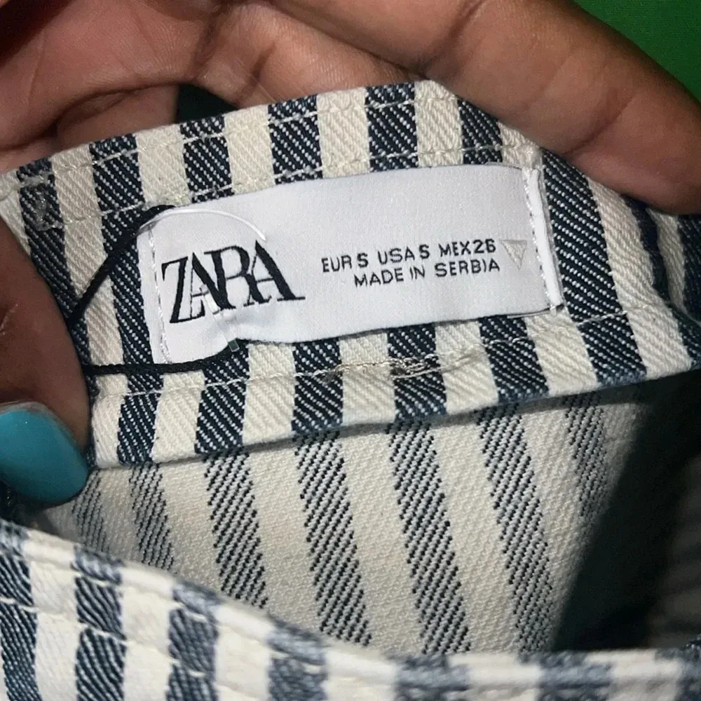 NWT Zara Cropped Denim Top size Small - Image 4