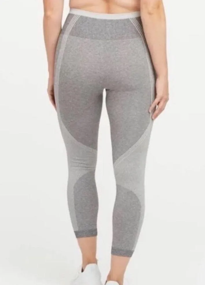 NWT Spanx Small Seamless Sculpt Leggings Spacedye Cloudy Grey - Image 7