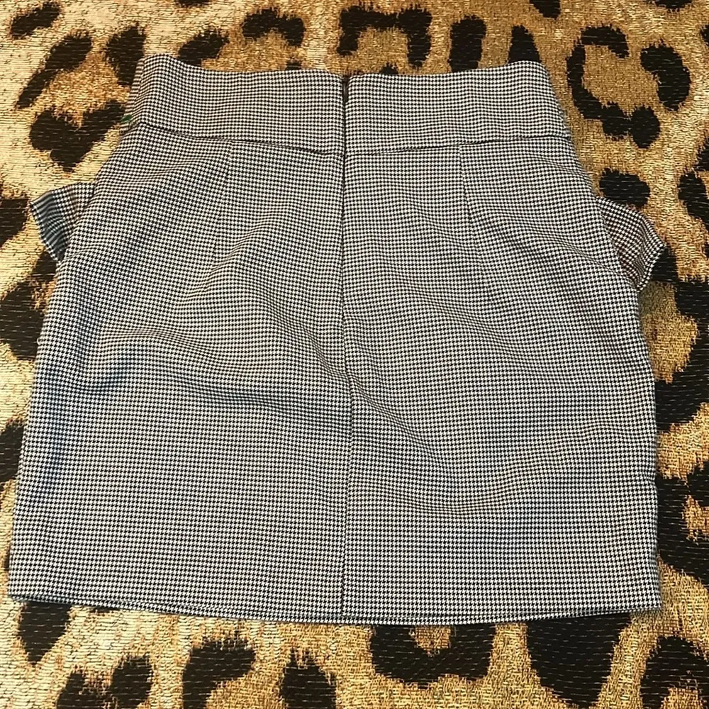 H&M  houndstooth ruffle mini skirt - Image 3