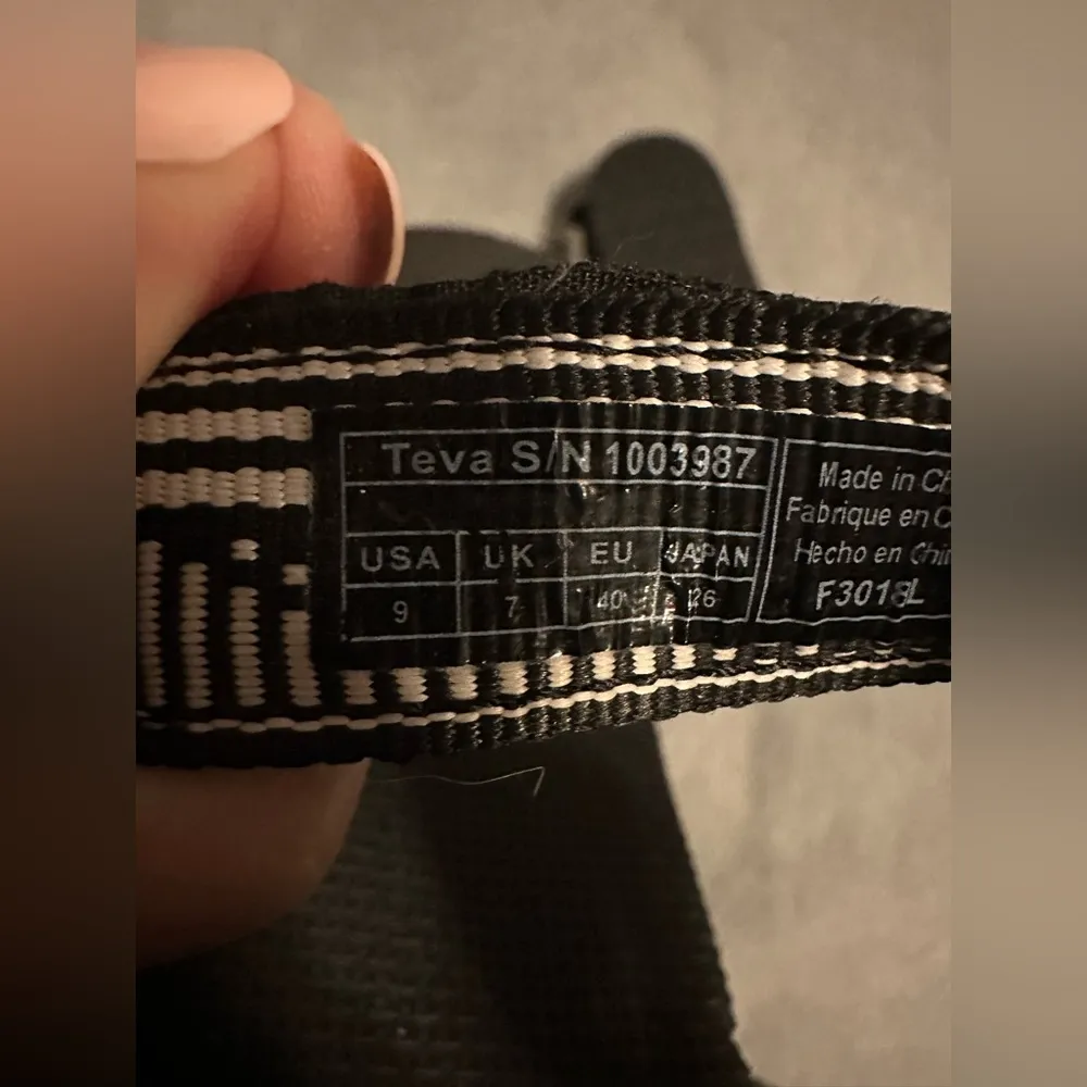 Teva Original women’s Black and White Sandals size 9 - Image 6