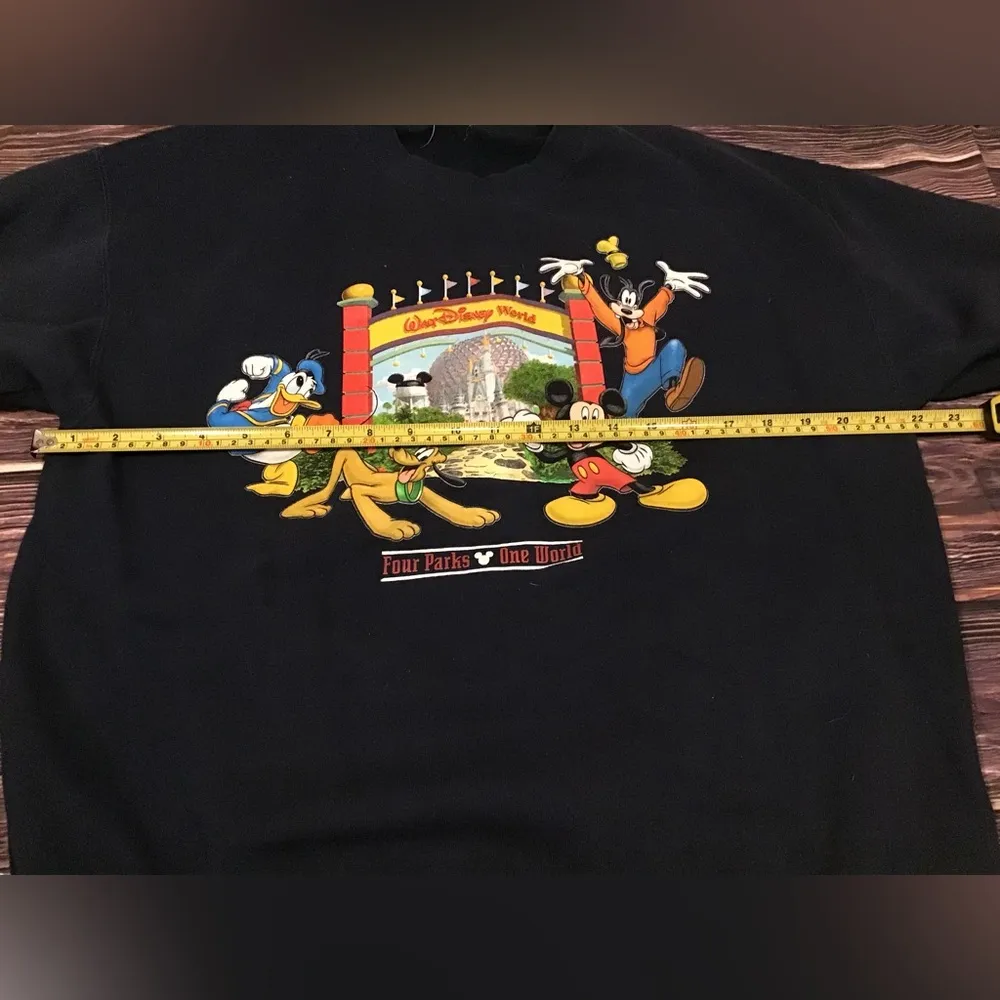 Walt disney world Mickey Mouse and friends four parks one world sweatshirt L - Image 3