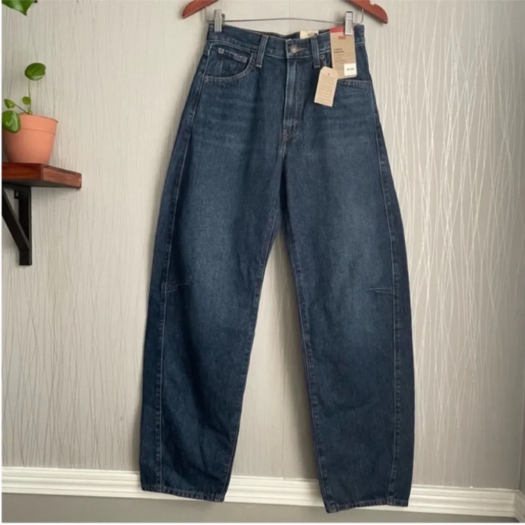 NWT Levi’s Cinch Barrel Jean - Image 4