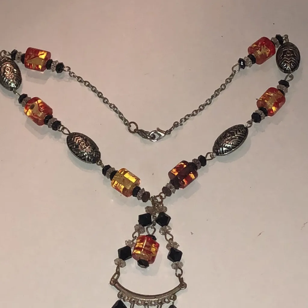 Elegant Beaded Boho Fringe Tassel Necklace with Red Accents - Image 3