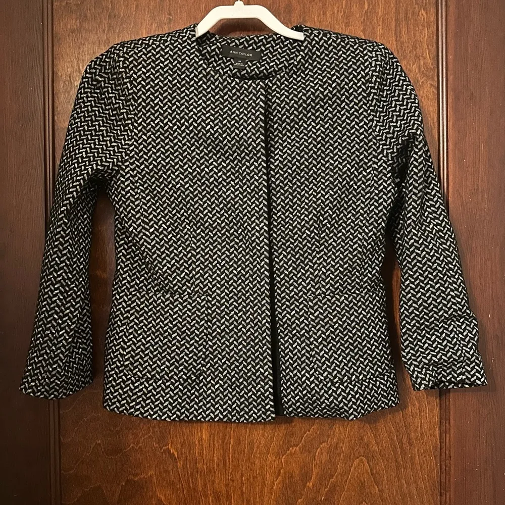 Ann Taylor Chevron Knit Jacket in Black Multi XS - Image 2