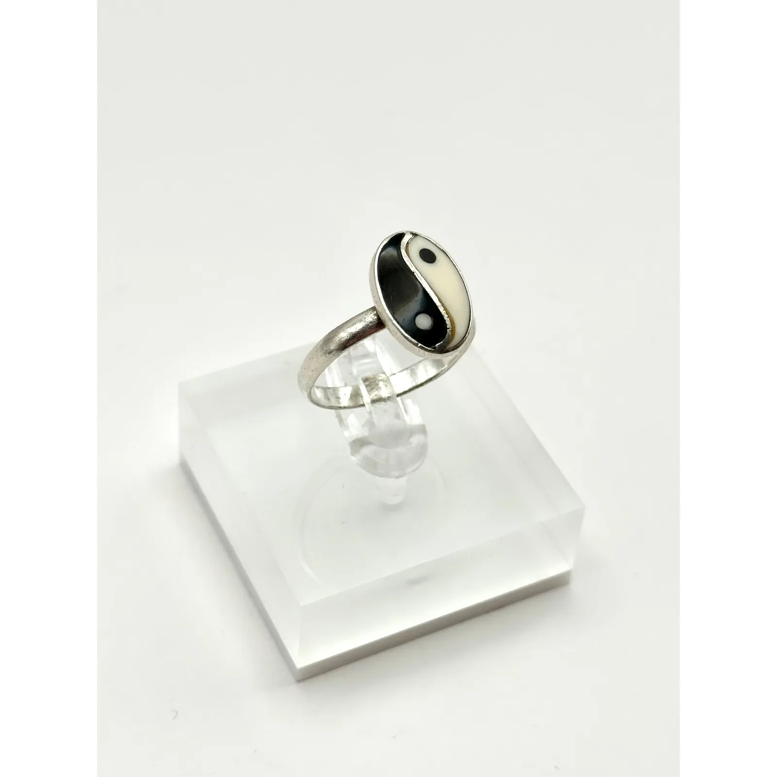 Vintage Yin Yang Sterling Silver Ring Size 8.75 - Image 2