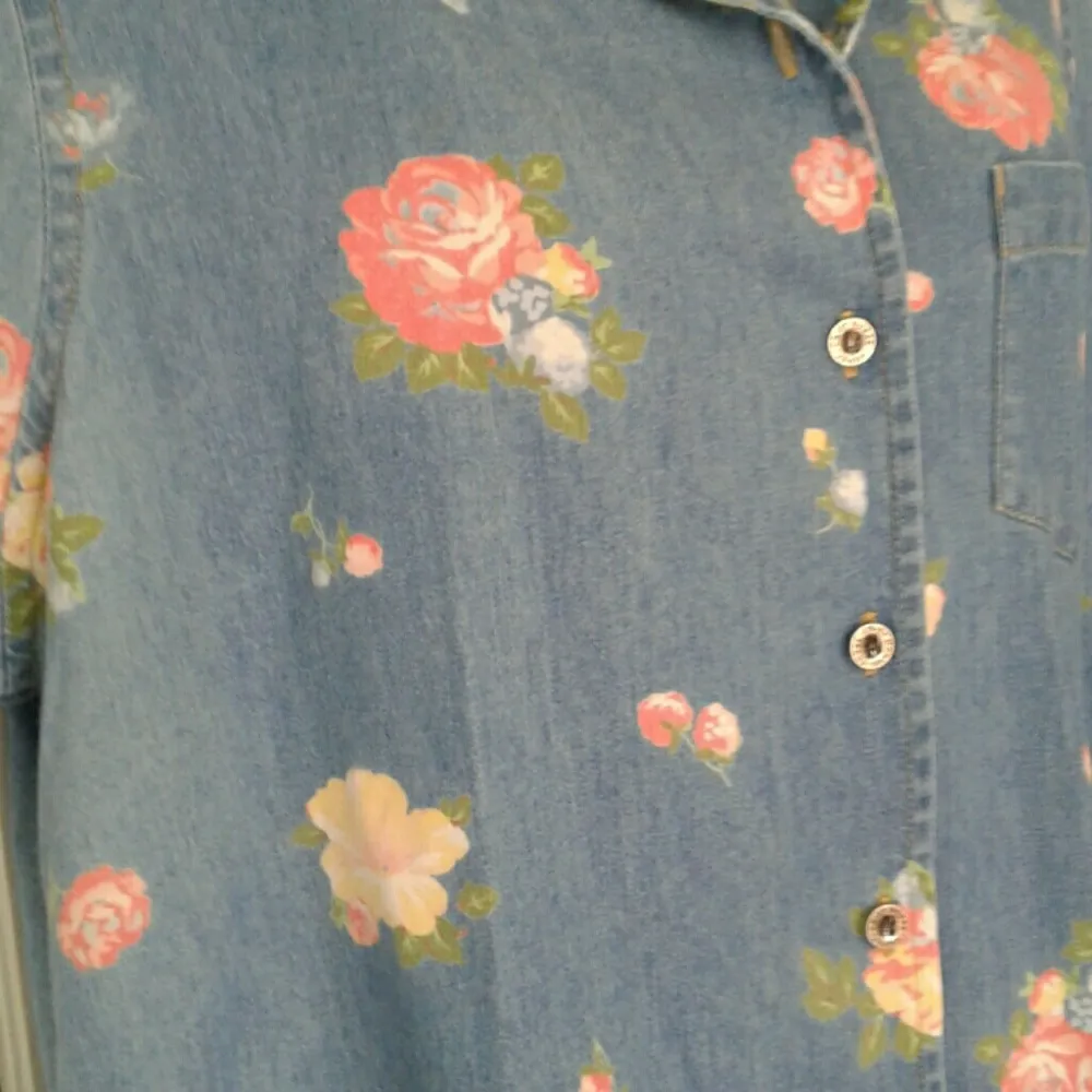 Liz Claiborne Button Up Shirt - Image 3