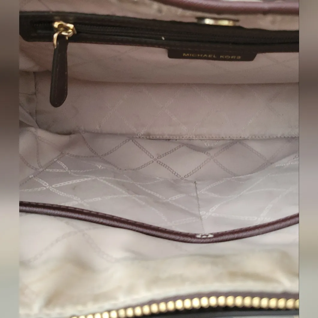 Michael Kors Voyager Large Saffiano Leather Top-Zip Tote - Image 9