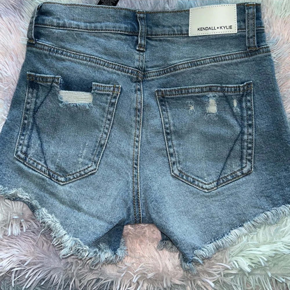 Kendall & Kylie Distressed Light Wash Jean Shorts - Image 7