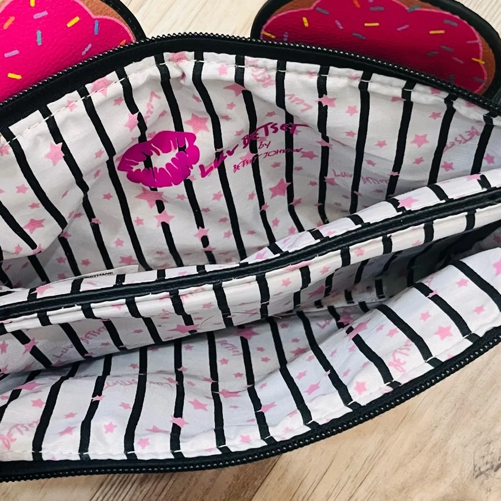 Betsey Johnson confetti bear crossbody bag - Image 7