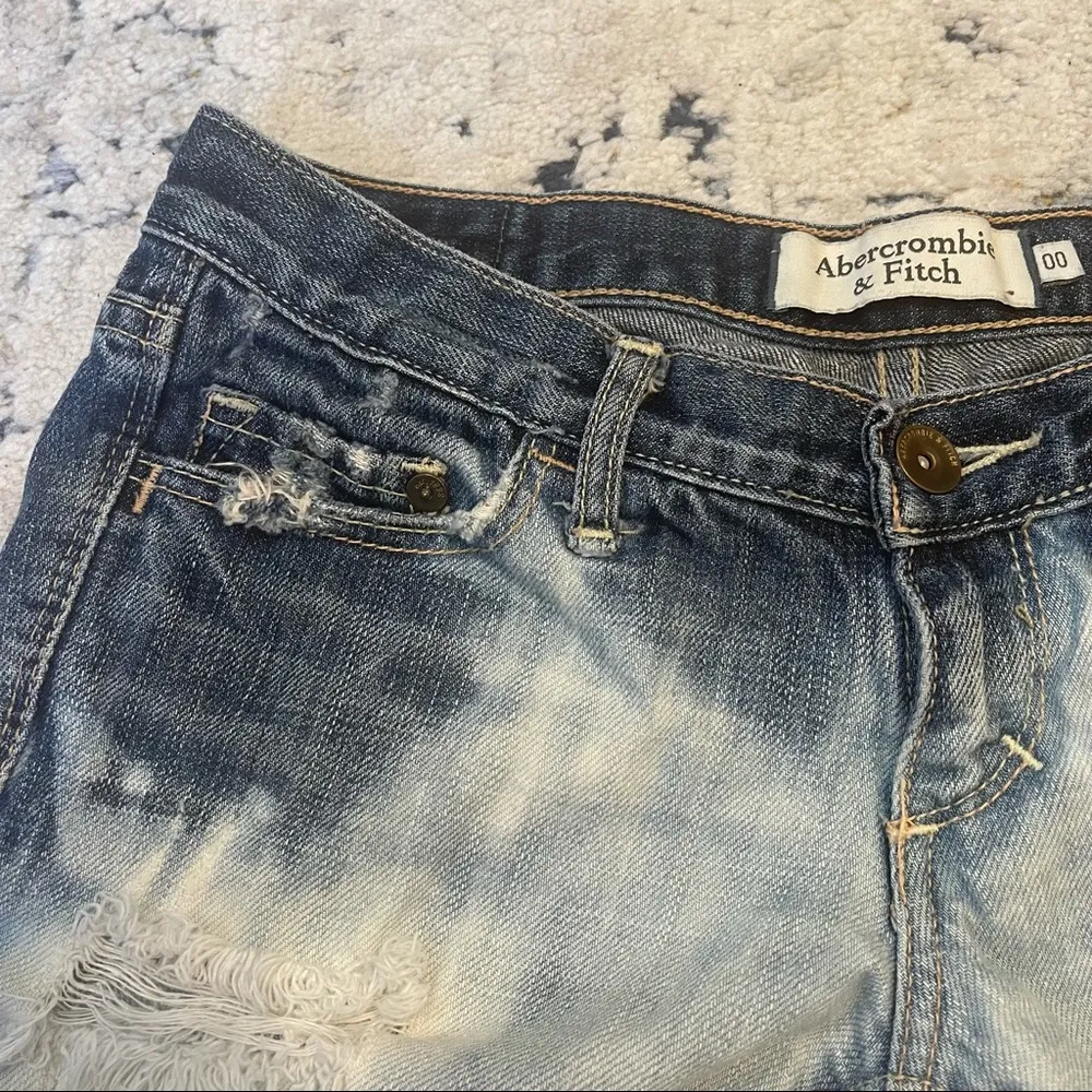 Abercrombie and Fitch Y2K Ombre Cutoff Low Rise Jean Shorts Size 00 - Image 4