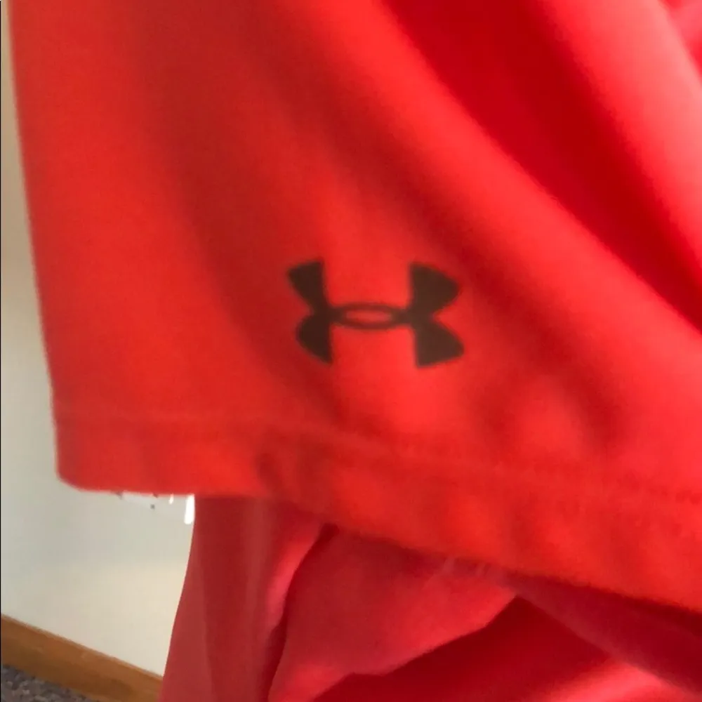 Under Armour  Polo Size Large -EUC - Image 2