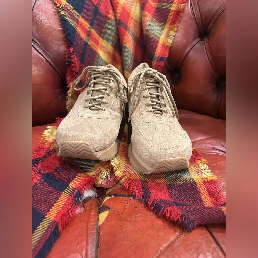 EUC SPLASH SUEDE  platform SNEAKERS SHOES - Image 2