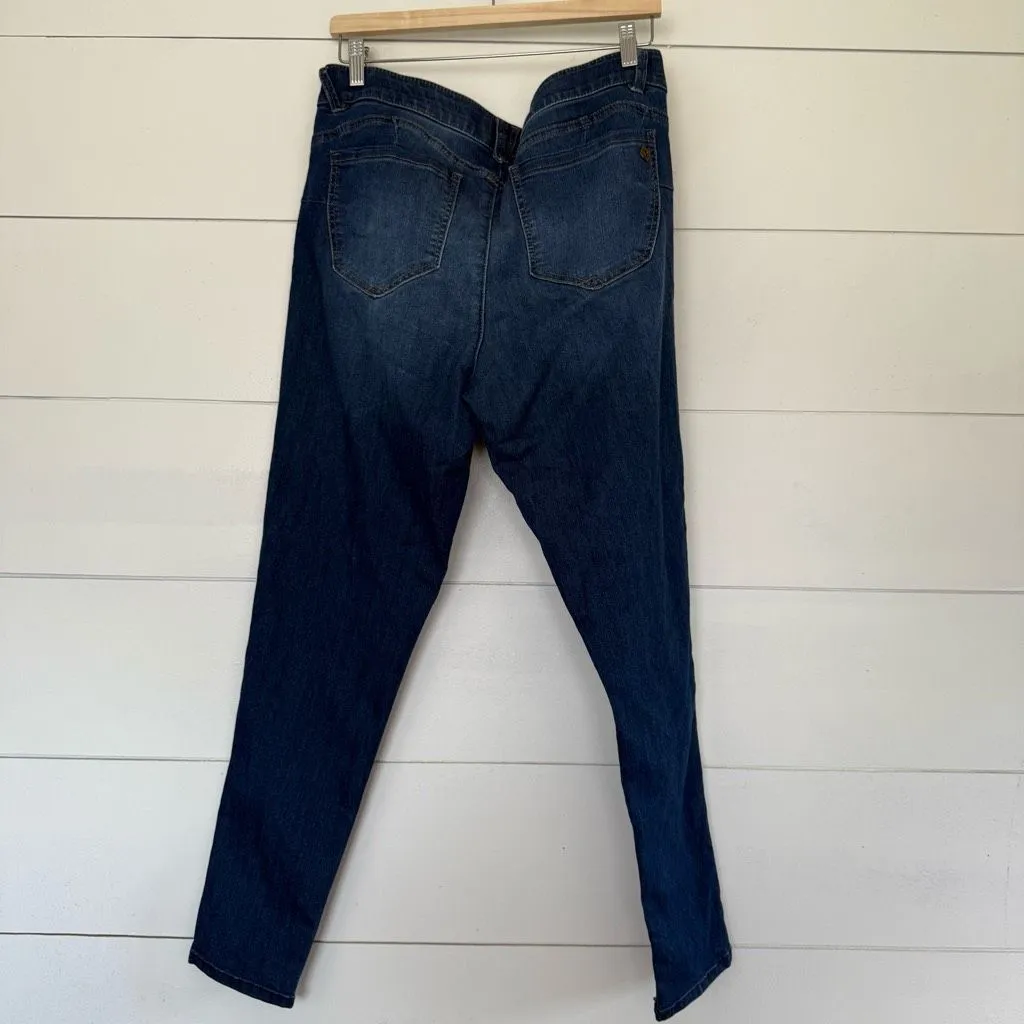 Democracy Women’s 14 Ab Solution Booty Lift Ankle Jeans - Image 3