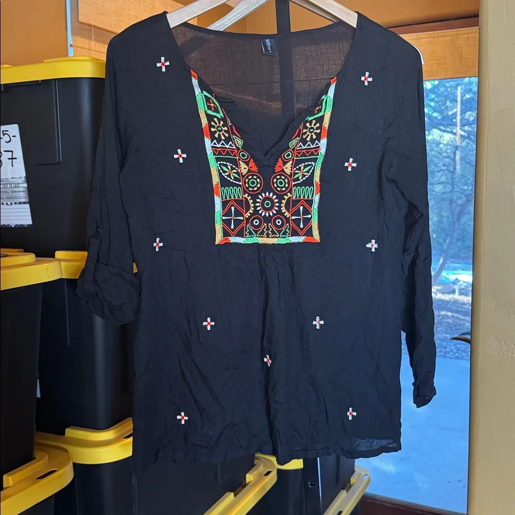Sacred Threads Black Embroidered Boho Blouse Roll Tab Sleeves Size Small - Image 3