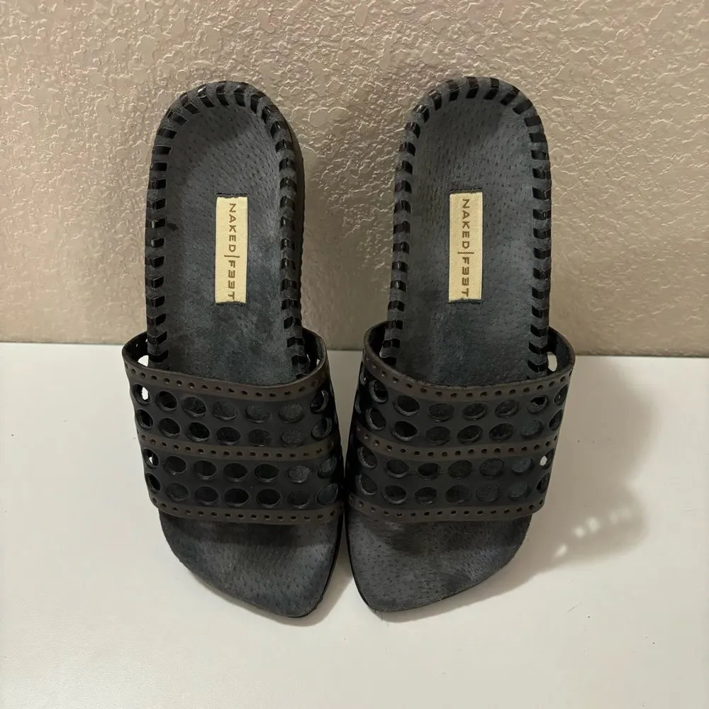 Naked Feet Like New Two Tone Woven Leather and Suede Slide Platform Sandals Black Size 6.5 - Image 12