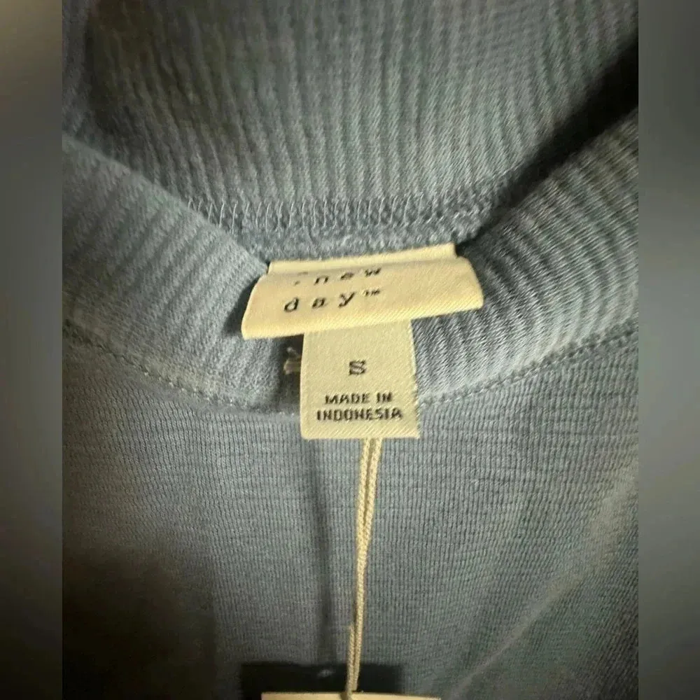 A new day women’s sweater light blue long sleeve crew neck small winter oversize - Image 3