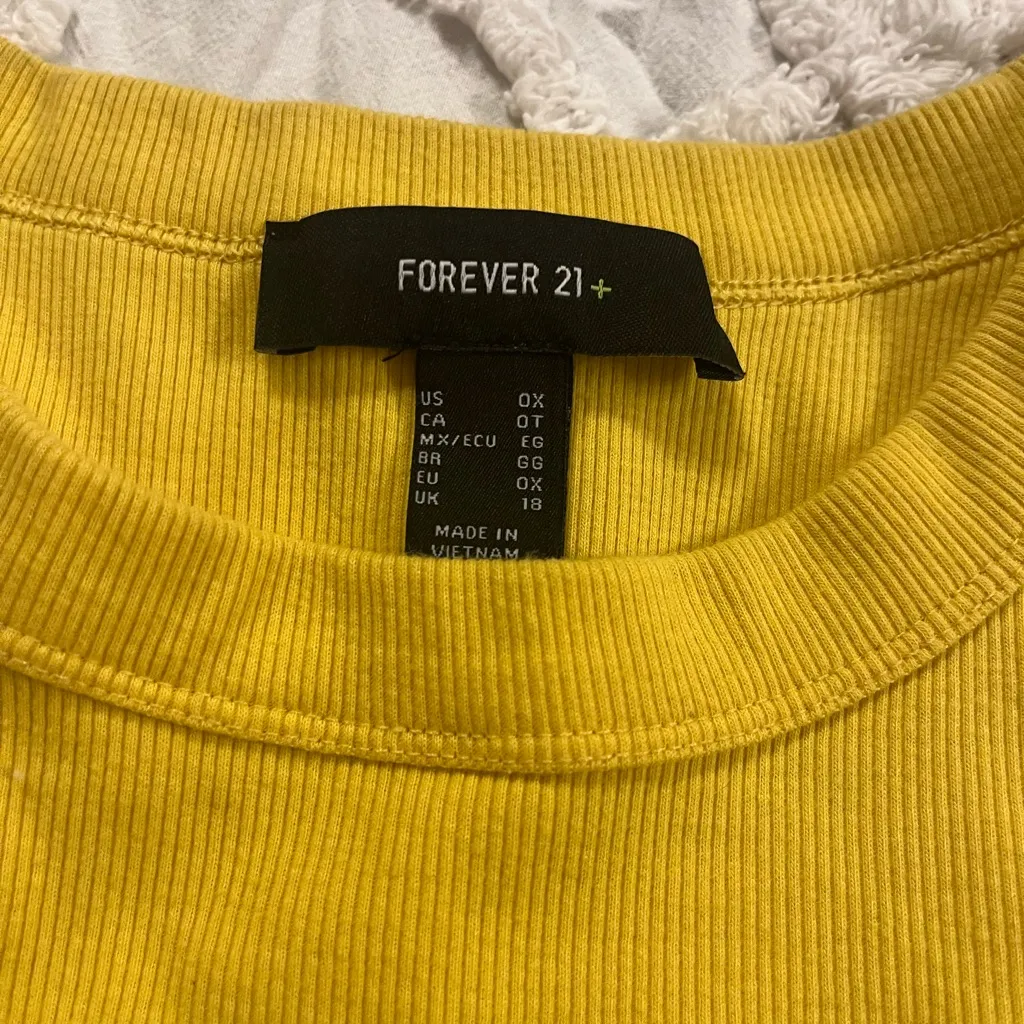 Hard to find super cute top. Has a heart and a heart full quote. 💛❤️🩷 Yellow Size M - Image 3