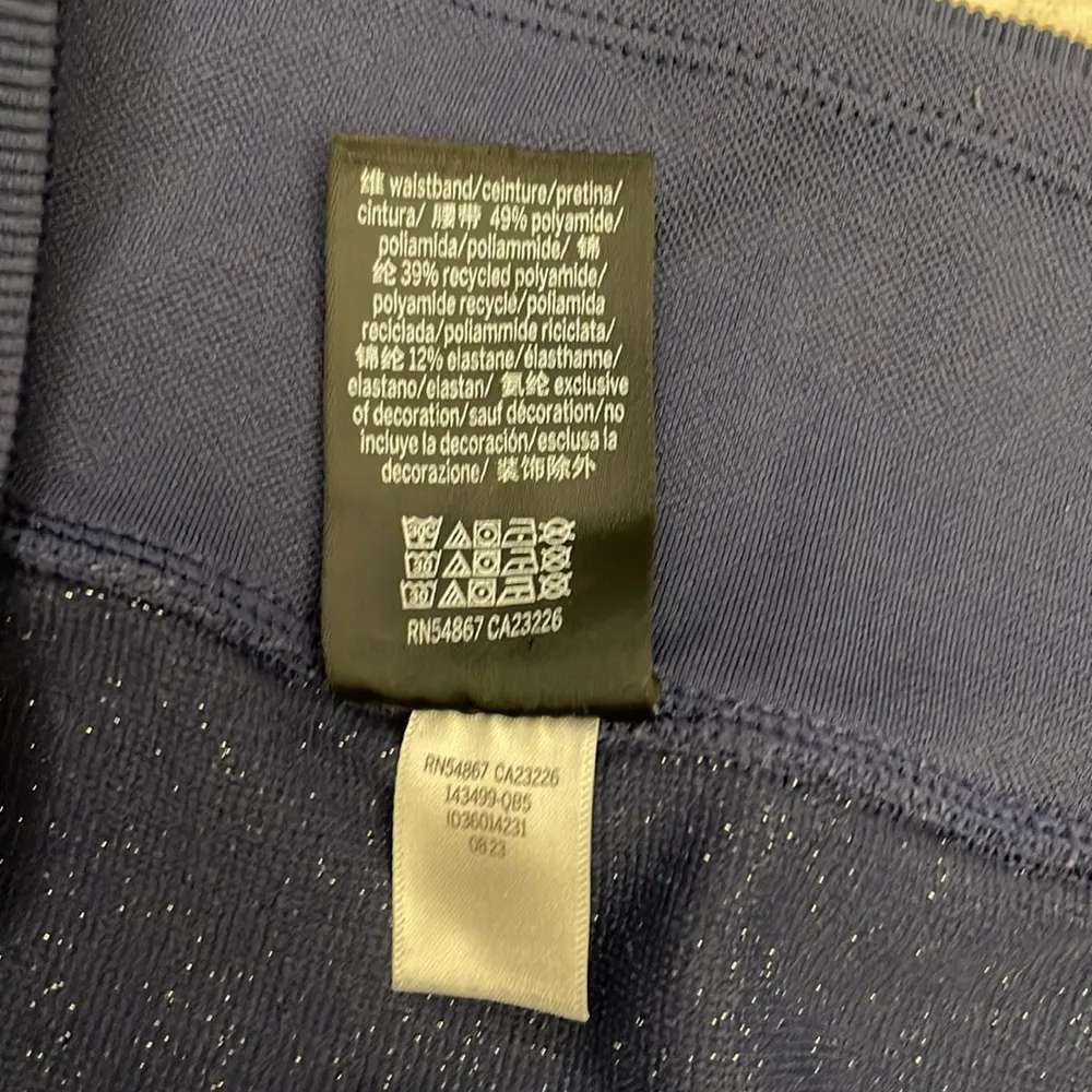 Victoria's Secret PINK Active Blue & Shiny Silver Cropped Leggings Size Large - Image 9