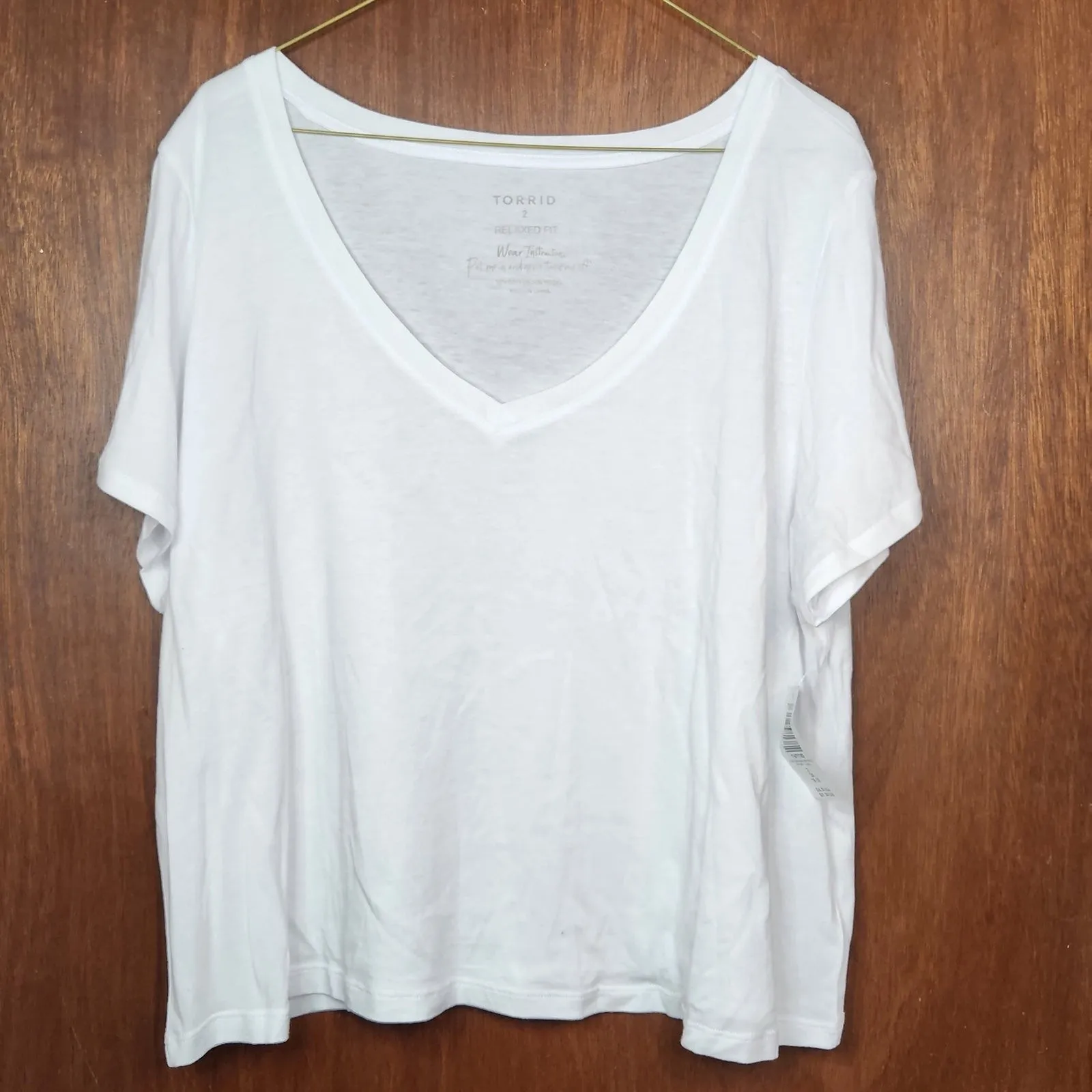 NWT Torrid Classic Fit Heritage Cotton V-neck Woman’s Plus Size Crop Tee Sz 2XL - Image 2