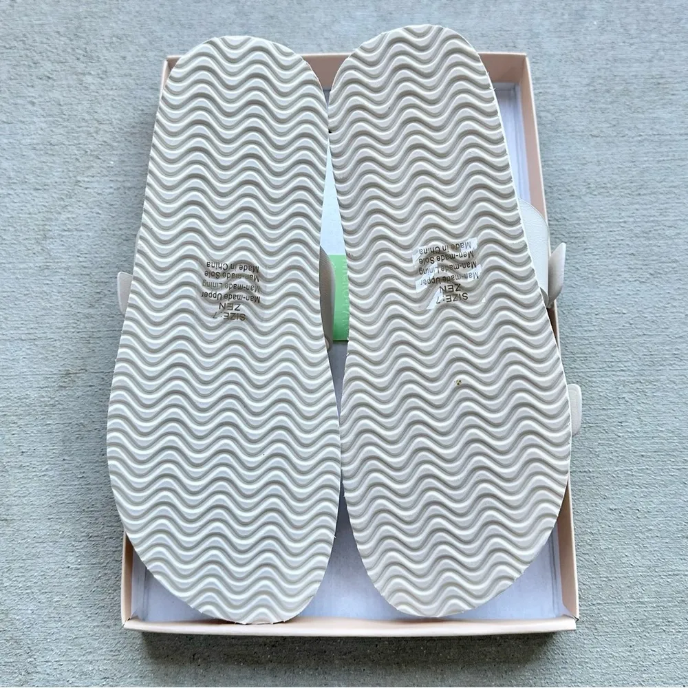 NWT Billini Ivory Zen Platform Rhinestone Sandal Size 7 - Image 10