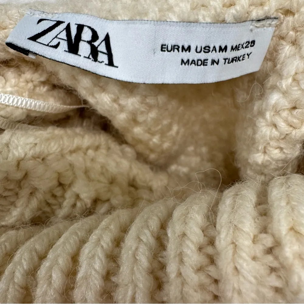Zara Women’s Cable Knit Pompom Sweater Size M - Image 9