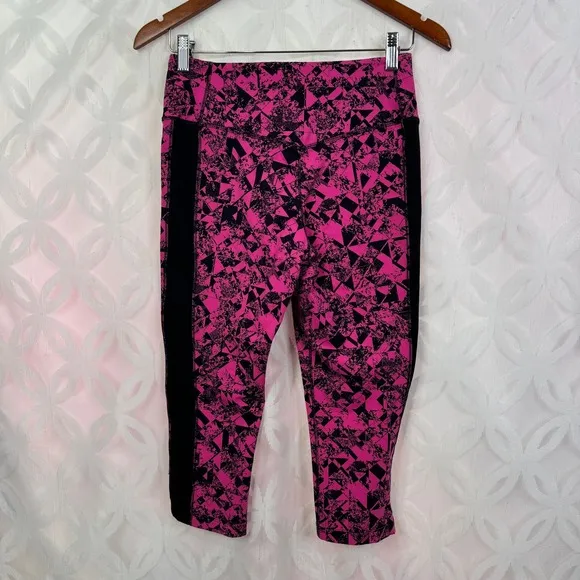 Nike Dri-Fit Womens Size M Legendary Jewels Pink /Black Cropped Legging Capris‎ - Image 9