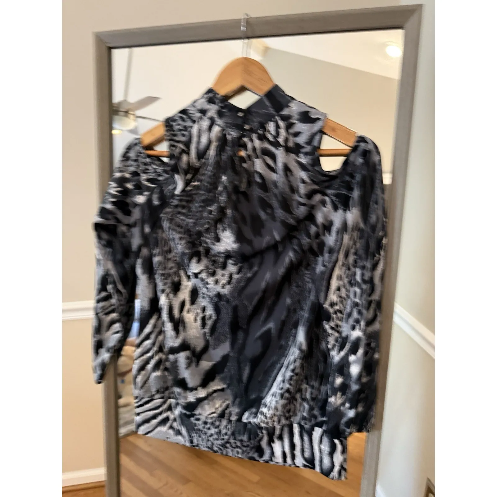 Express Animal Print Cold Shoulder Blouse‎ Black Gray Small - Image 2