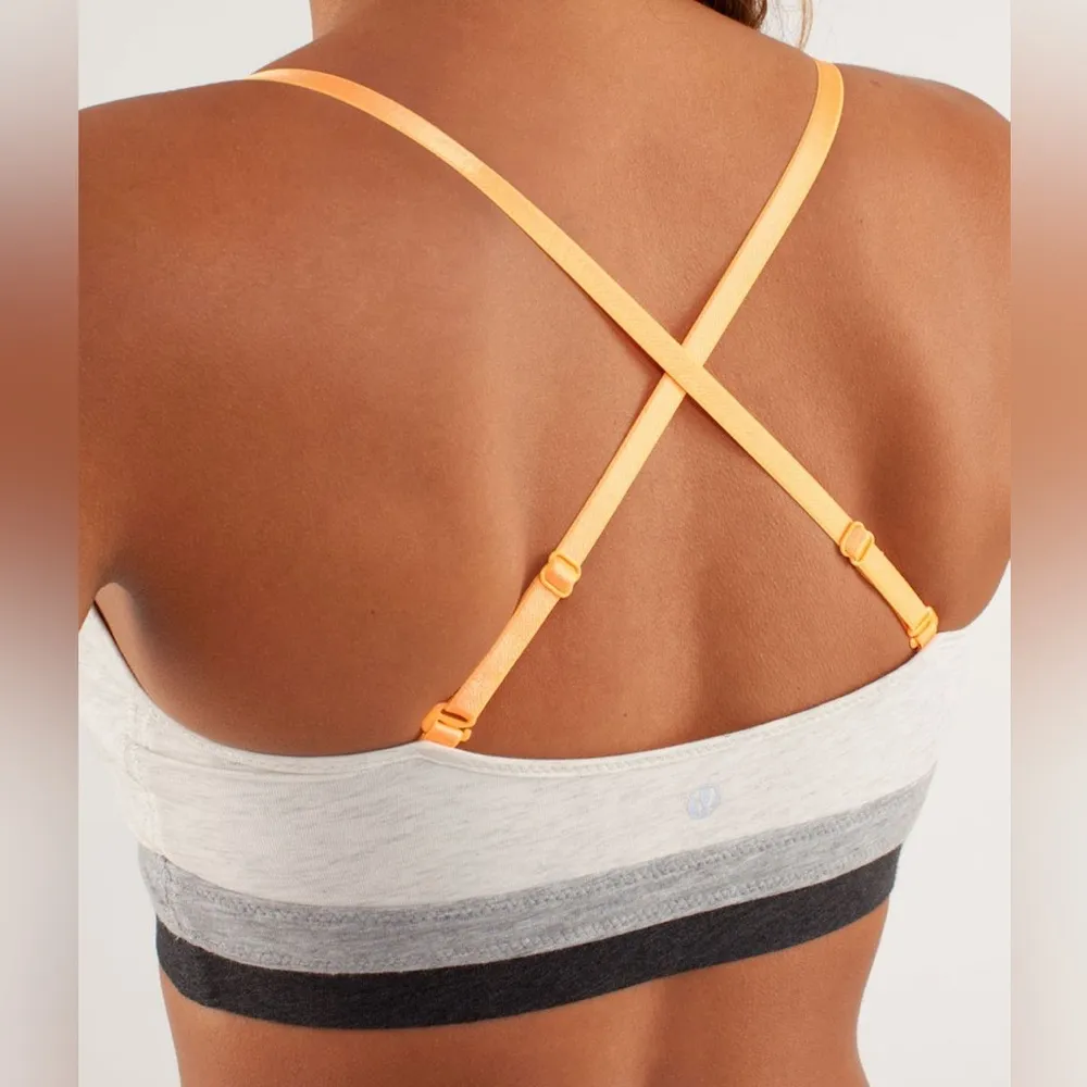 Lululemon  Contentment Triangle Bra Heathered Polar Cream & Silver Slate - Image 3