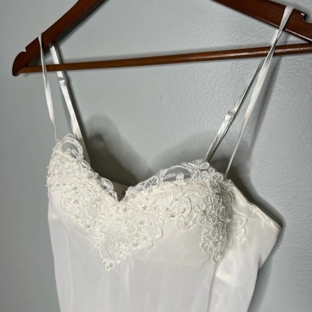 Linea Donatella white lingerie nightie molded cups underwire wedding size medium - Image 2
