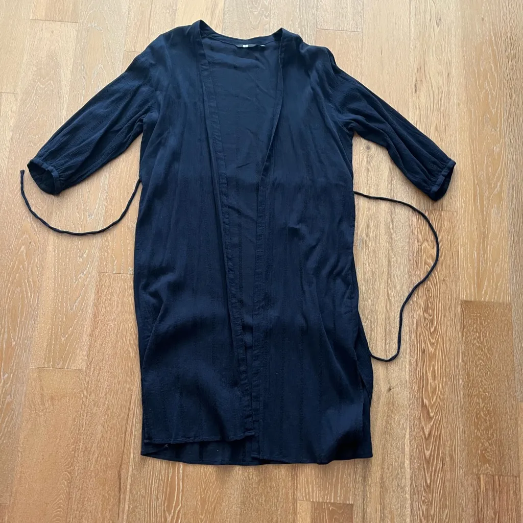 Uniqlo  Women's Dark Robe tie closure gently worn - Image 9