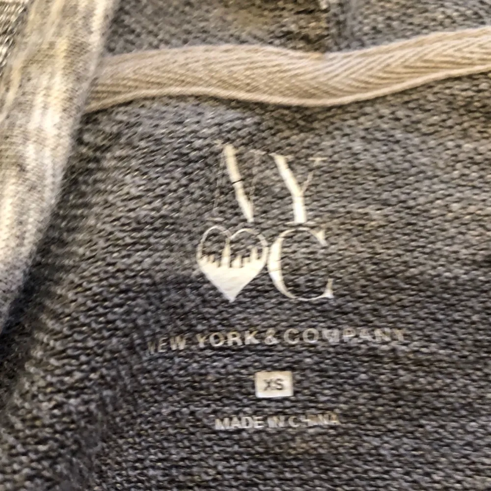 🆕 NY & Co wrap front hooded sweatshirt top… Gray Size XS - Image 4