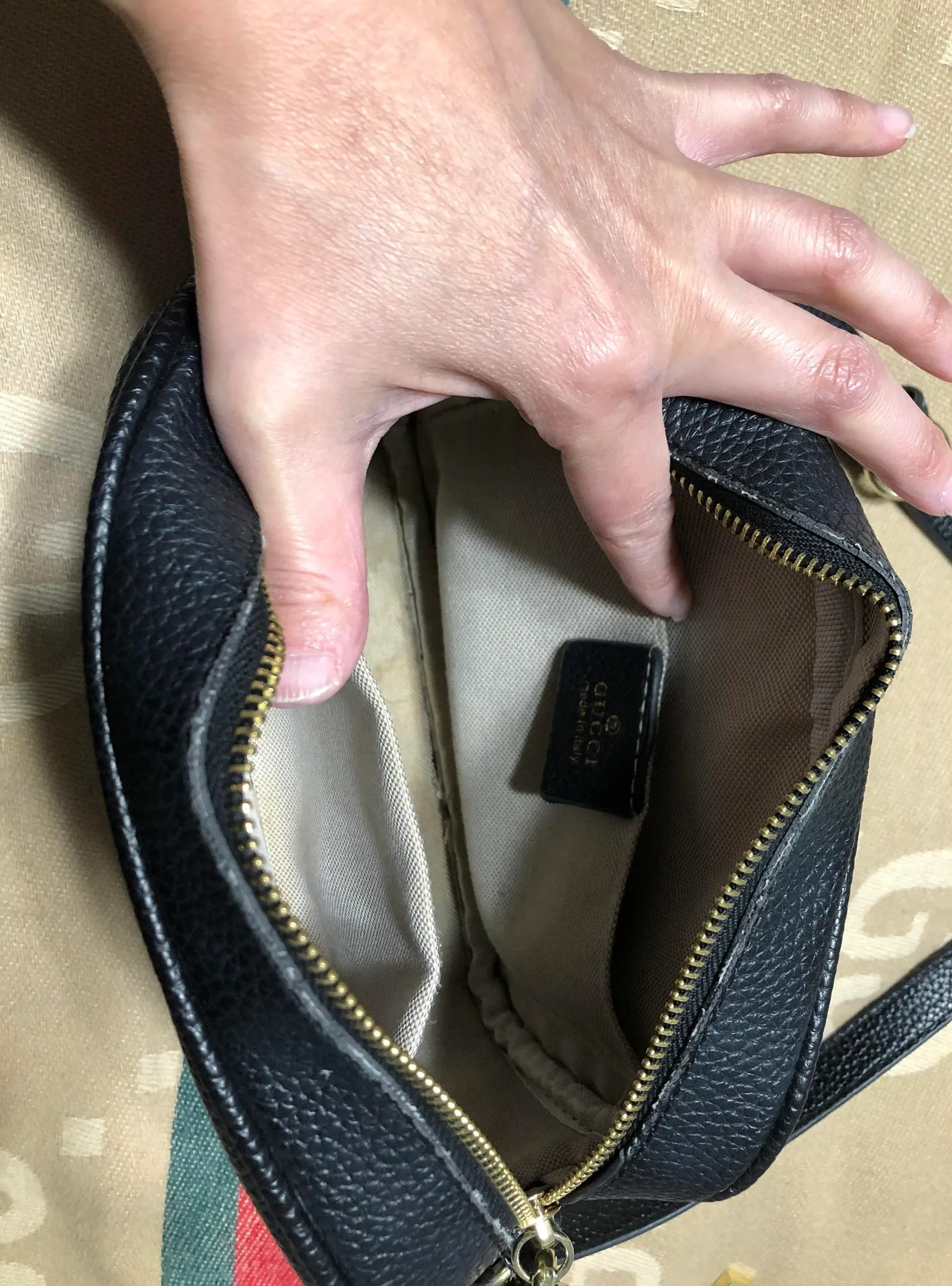 Gucci 🖤 R E P L I  BLACK CROSSBODY 🖤 - Image 8