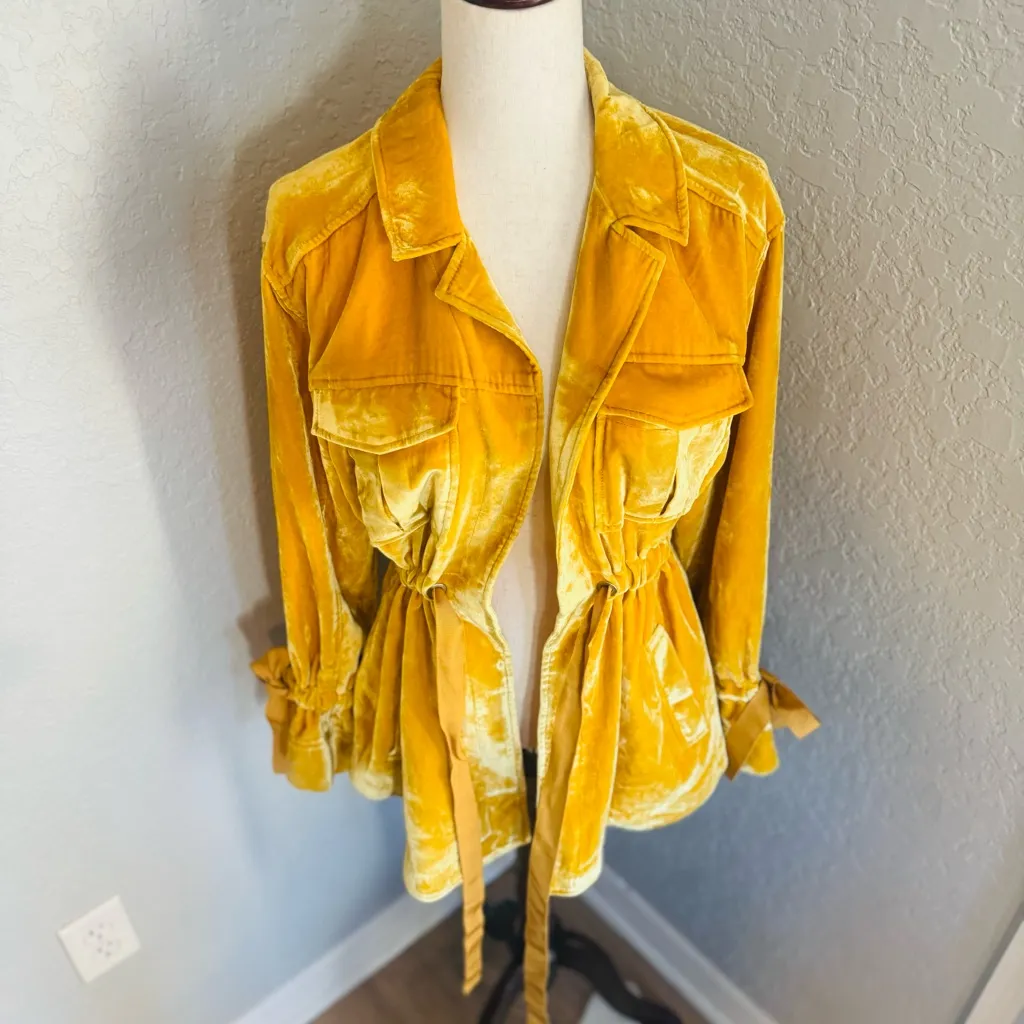 Cinq à Sept Mathieu Velvet Utility Jacket in Sunflower,‎ Size Medium, EXCELLENT Gold - Image 2