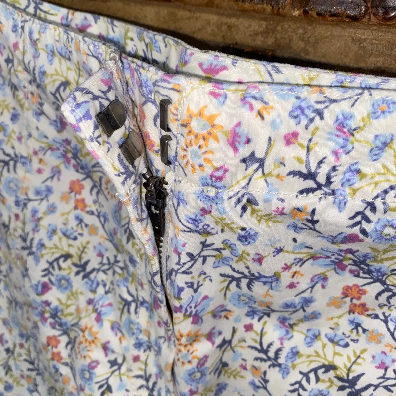 J. Jill Floral Print Live-In Chino Mini Skirt Women's Missy Size 14 - Image 5