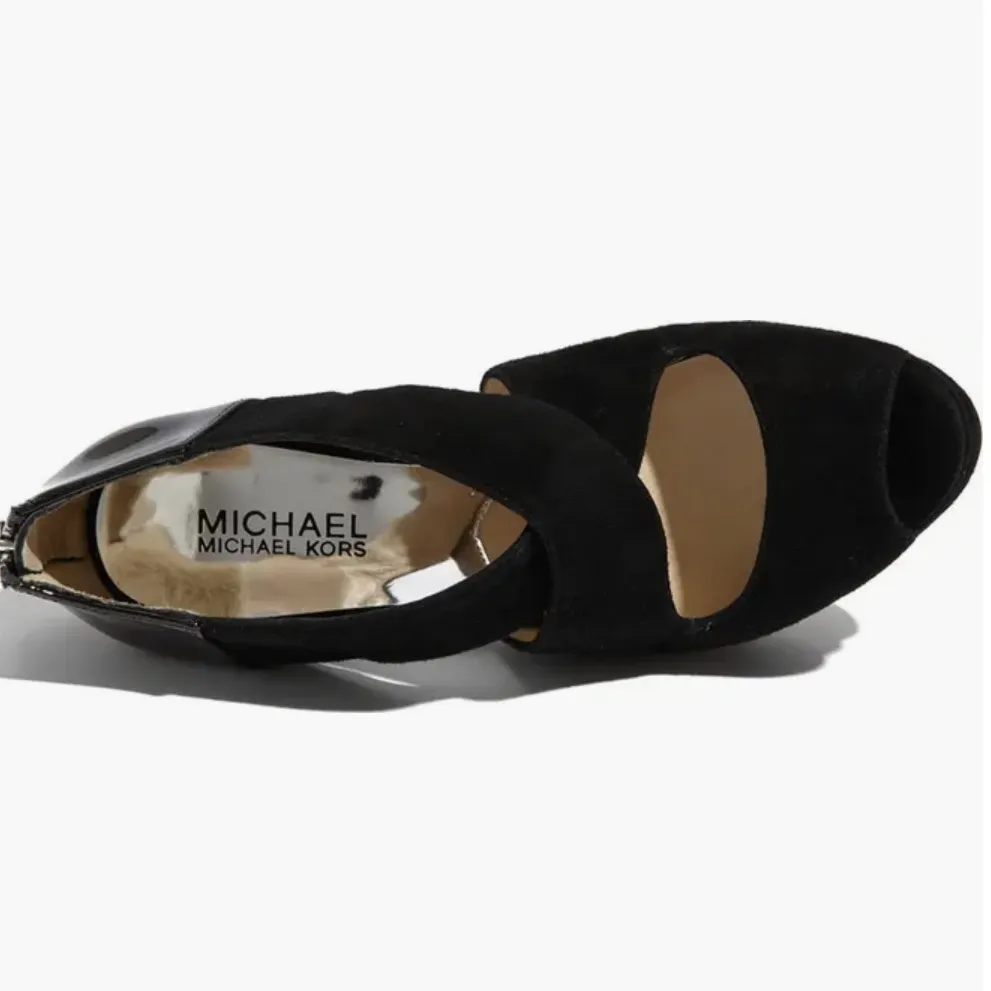 MICHAEL Michael Kors Black Cross Strap Sandals - Image 9