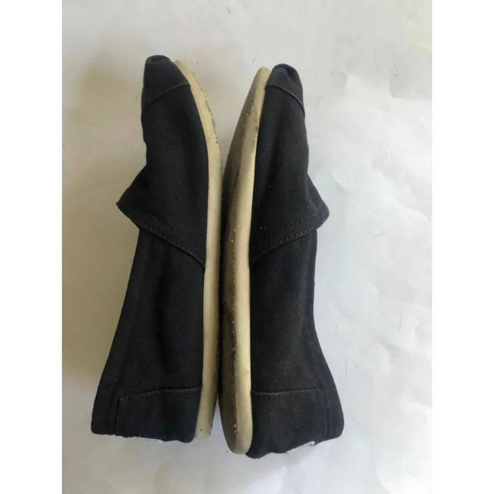 Women’s Canvas Slip-on flat shoes Size 8 - Image 2