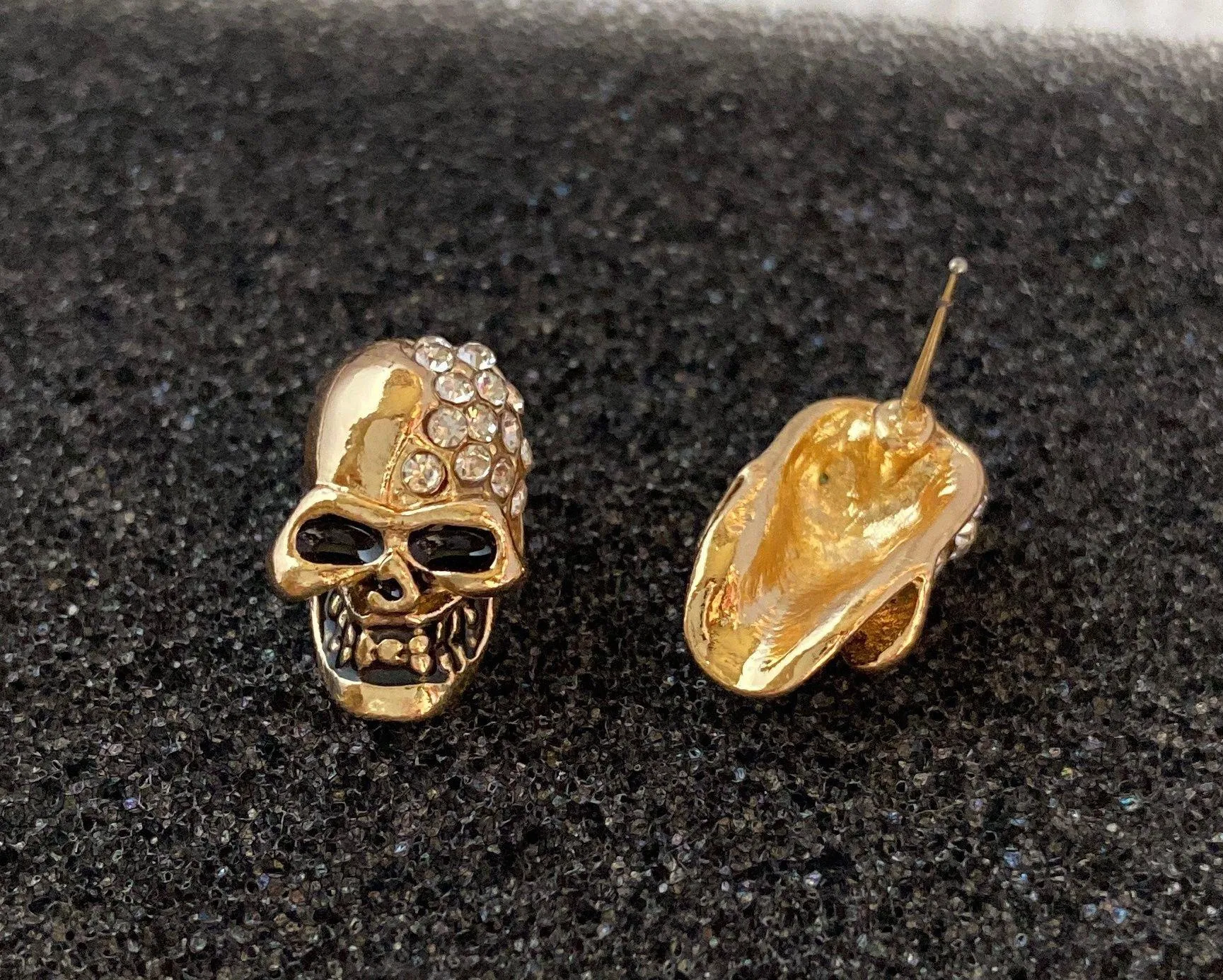18K Gold Plated Skull Stud Earrings for Men Women,Unisex Punk Hip Hop Earrings - Image 3