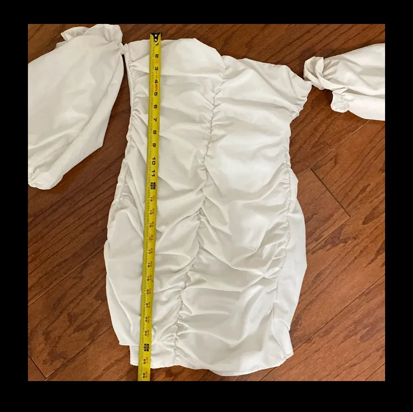 White dress with attached short Puffy sleeves - Image 11