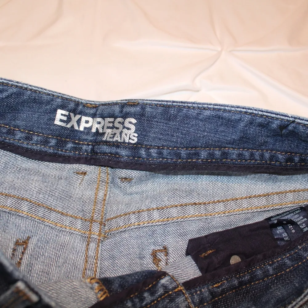 Express Ladies Crop Jeans Sz 8 - Image 3