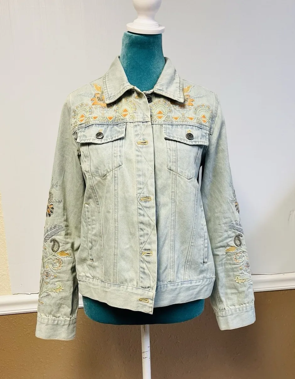 Johnny Was Workshop Floral-Embroidered Denim Jacket, Size XS Light Wash - Image 1
