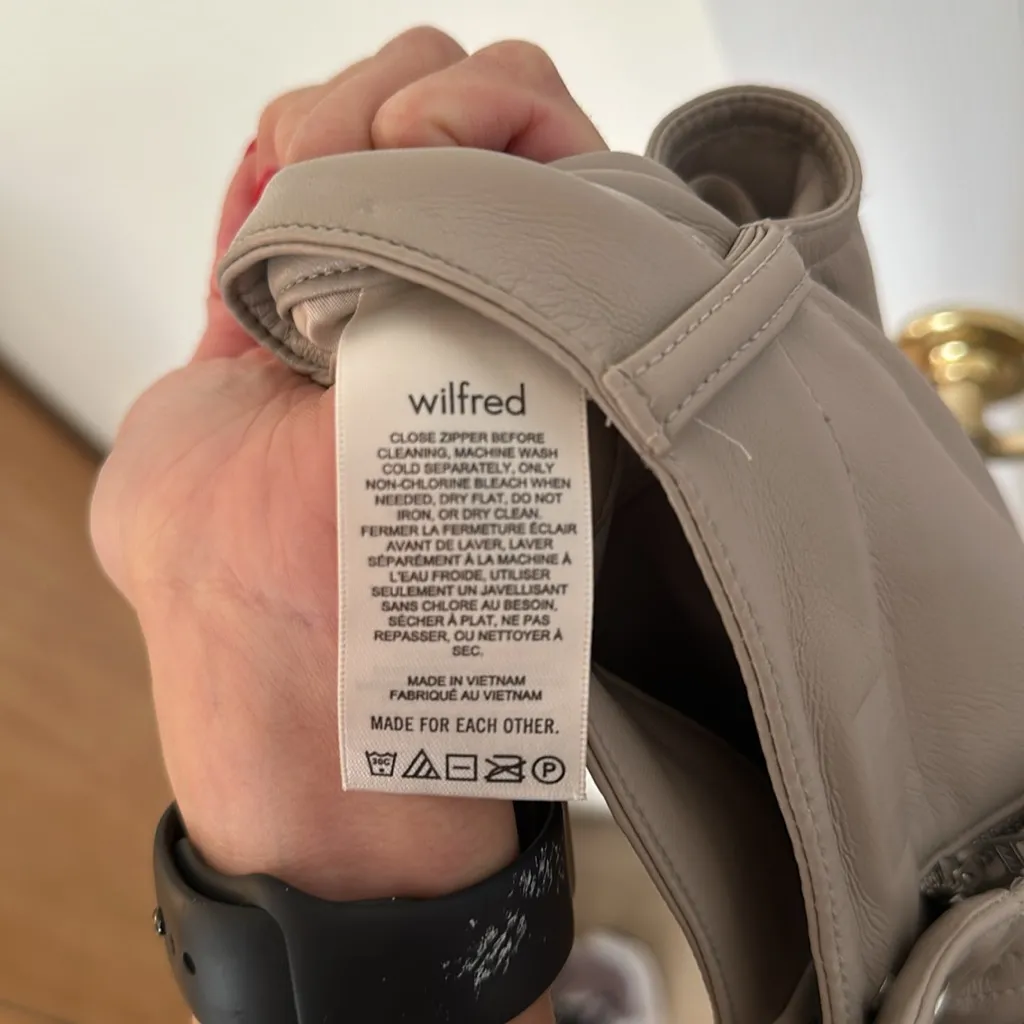 Aritzia Wilfred 6 taupe beige leather pants faux Melina nwot - Image 7