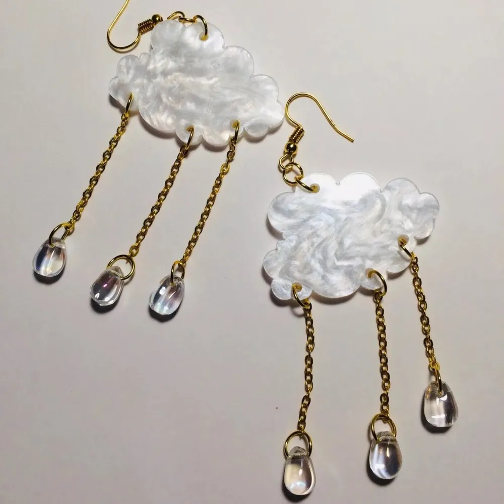 Korean Vintage Acrylic Cloud Earrings - Image 9
