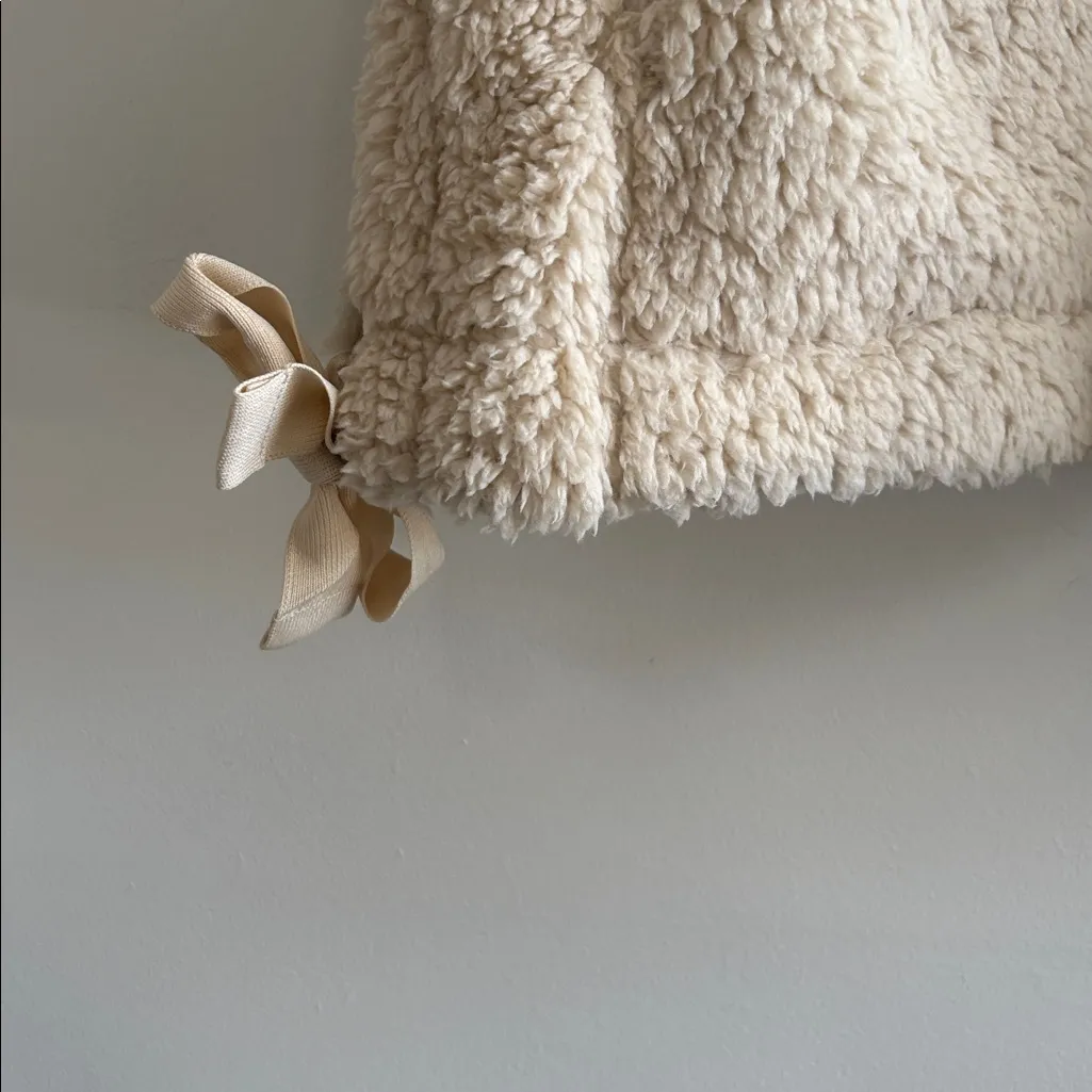 Cozy Beige Sherpa Vest Size L - Image 2