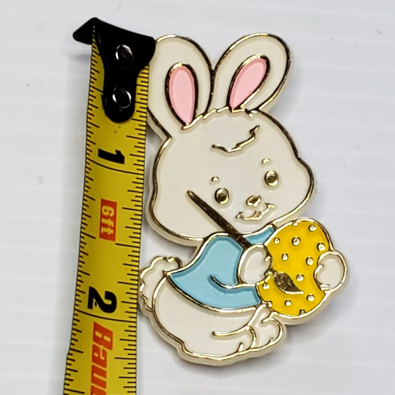Vintage 1981 Hallmark Easter Bunny Pin Brooch Multicolor Painter 2" - Image 4