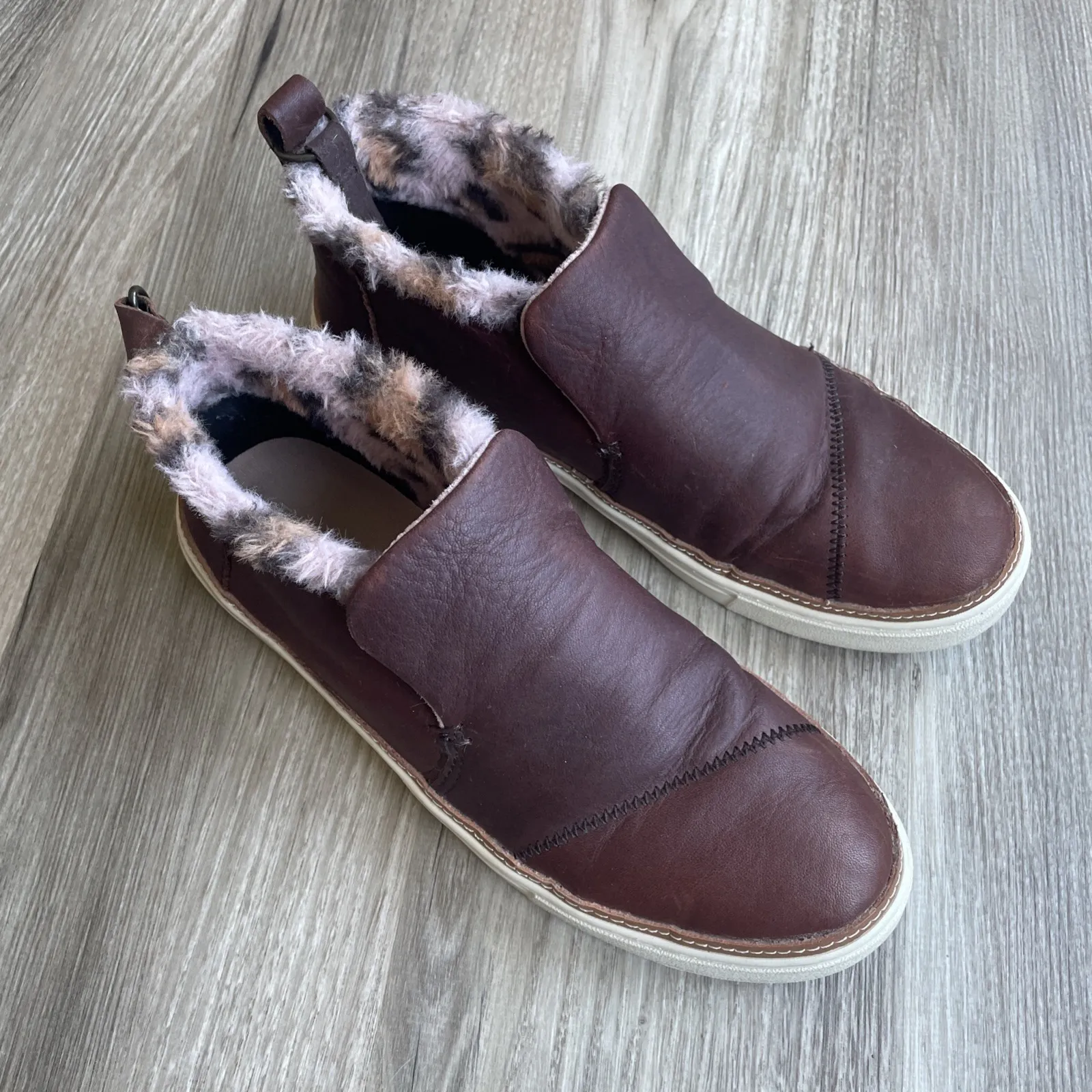 Toms Ankle Leo Paxton faux fur Leather Boots sneakers slip on sz 7 Cheetah Print - Image 2