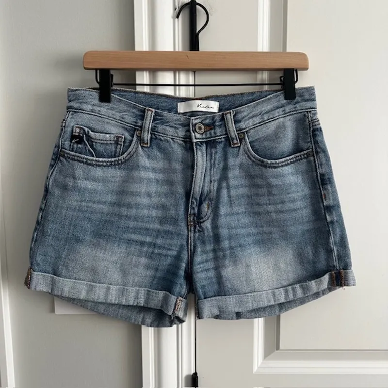 KanCan Estilo Cuffed Denim Jean Shorts Size: 7/27 Blue - Image 2